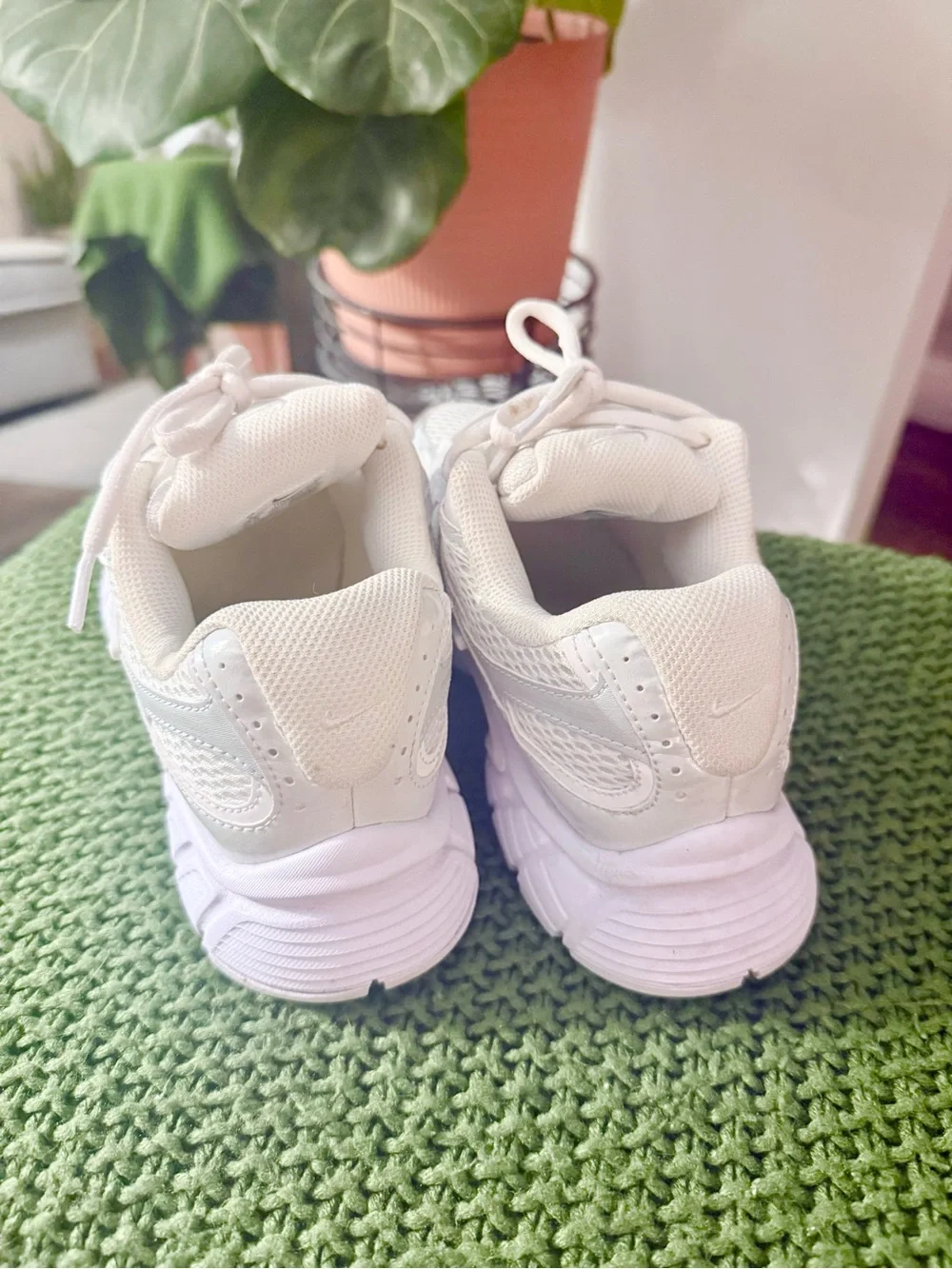Nike Women’s White Mesh Athletic Running Sneakers WORN ONCE.